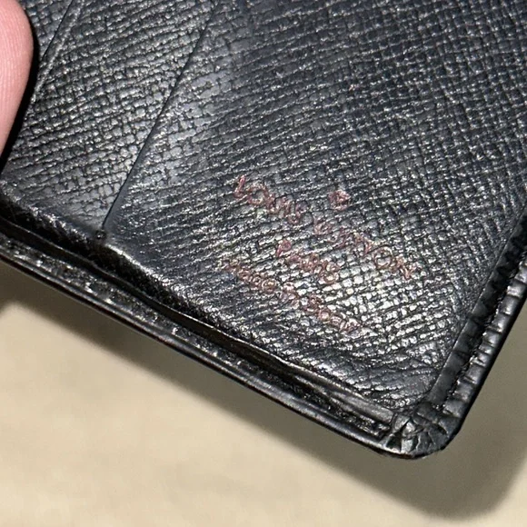 Louis Vuitton black epi 6 credit card slot billfold billets